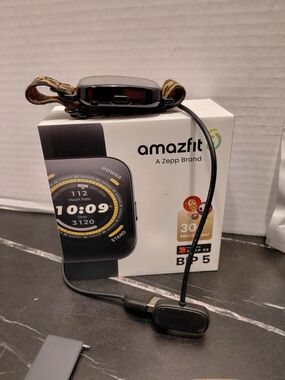 Amazfit Bip 5 Smartwatch - Lot Of Arm Bands And Screen Protector